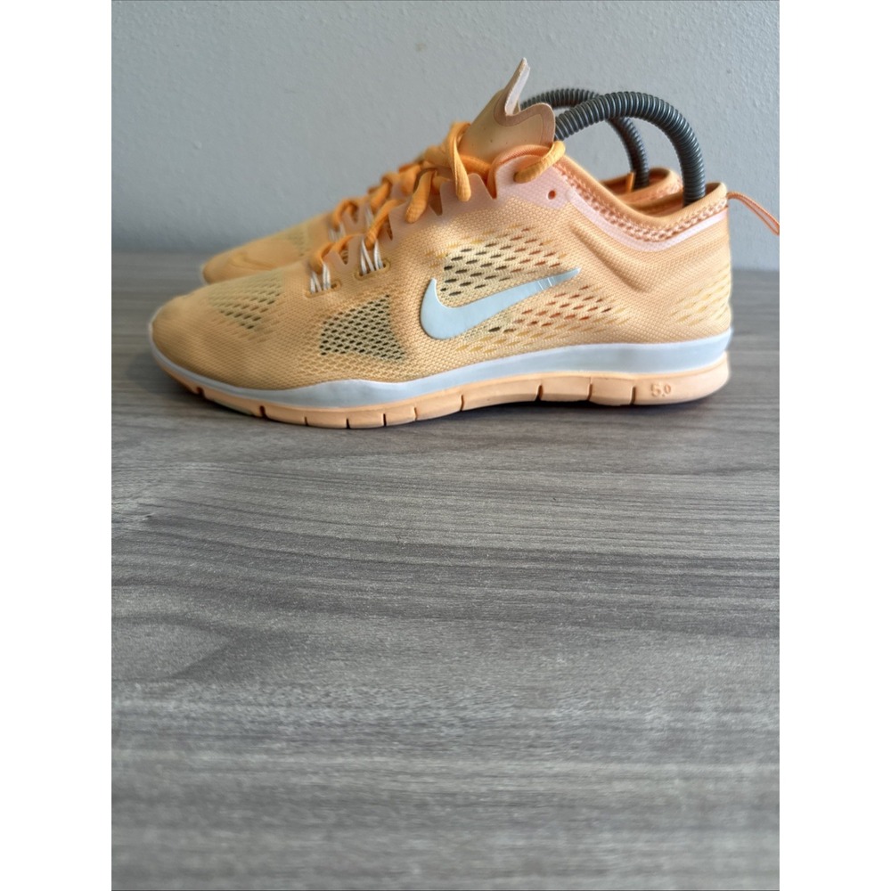 Nike Free Trainer 5.0 Running Shoes Women's sz 8 (641875-800) Peach Sneakers